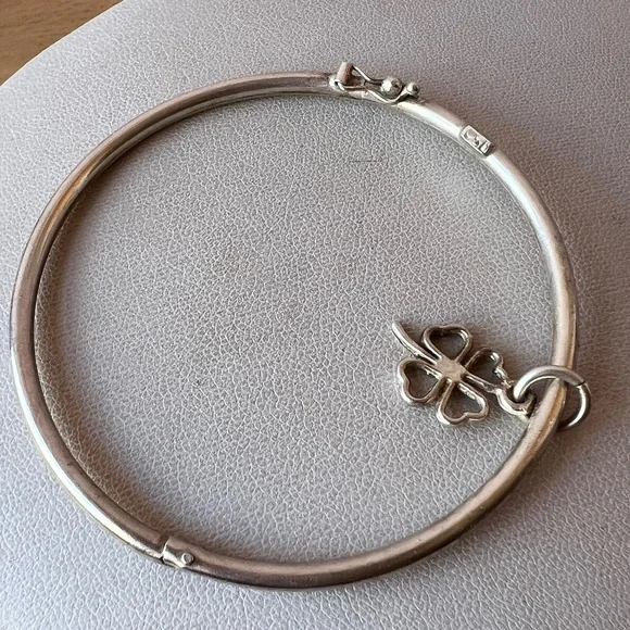 VINTAGE 850 SILVER CHILD BANGLE BRACELET WITH SHAMROCK CHARM SECURE LOCK UNIQUE